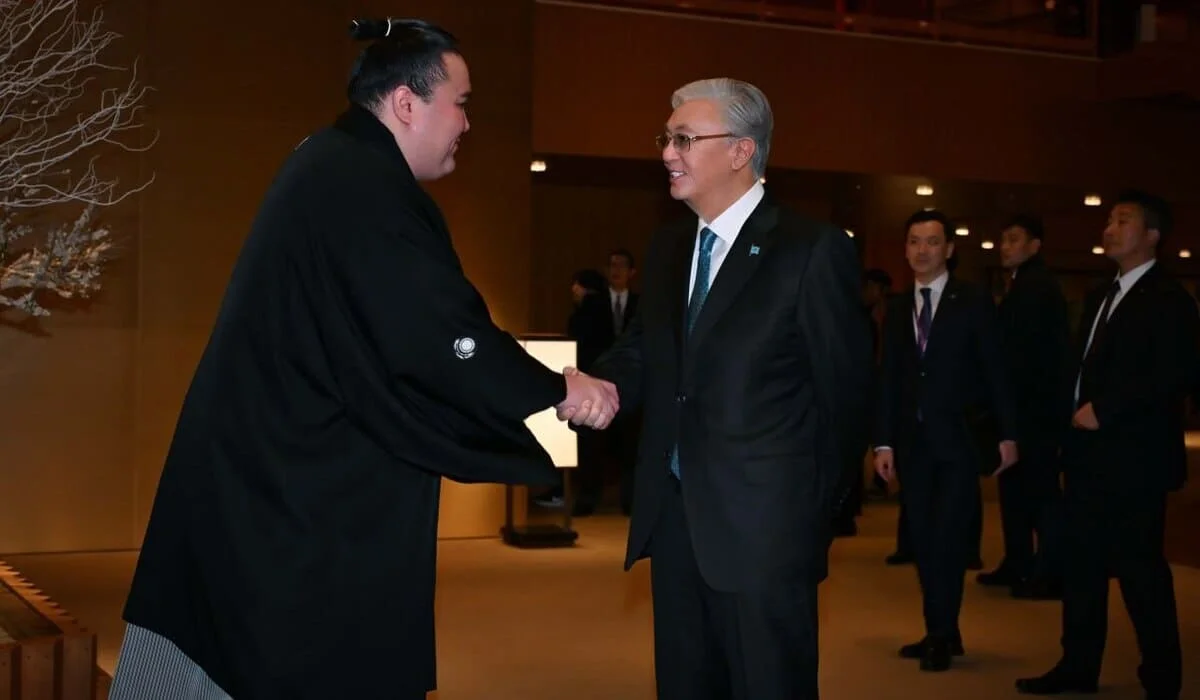 Токаев встретился с казахстанским сумоистом Ерсином Балтагулом в Токио (ФОТО, ВИДЕО)