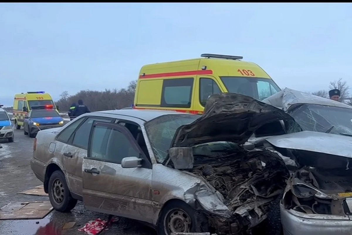 Два человека погибли в лобовом столкновении авто на трассе Самара ‒ Шымкент в ЗКО (ВИДЕО)