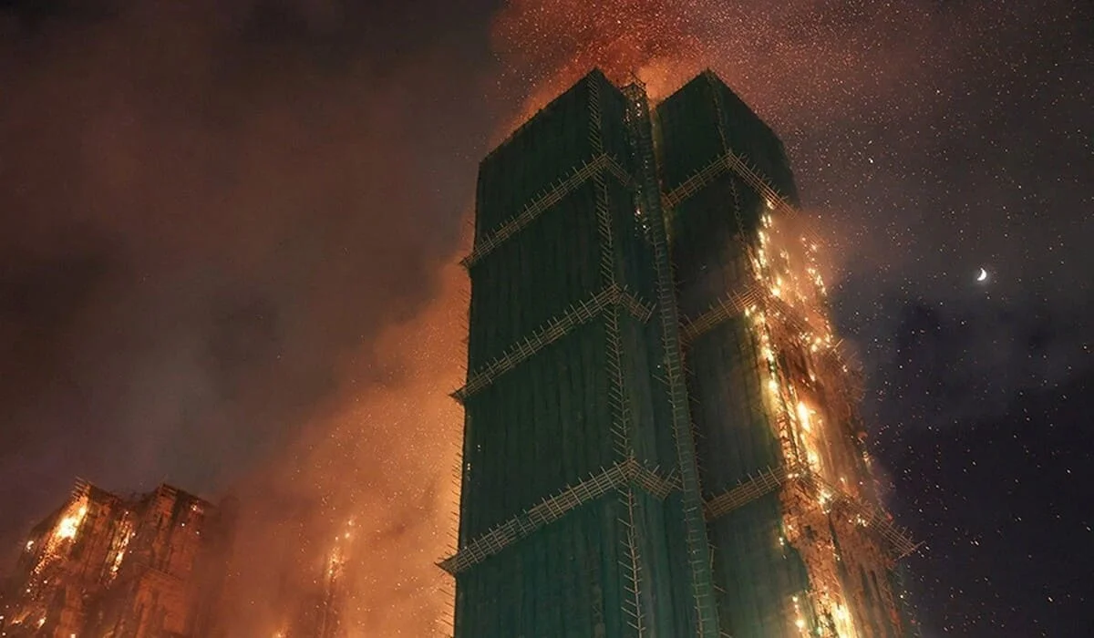 Число жертв пожара в жилом комплексе Гонконга выросло до 161