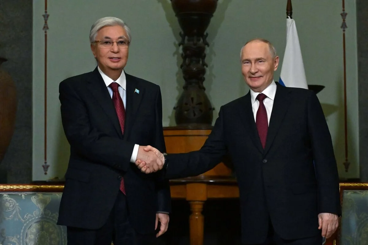 Токаев и Путин провели встречу в Санкт-Петербурге