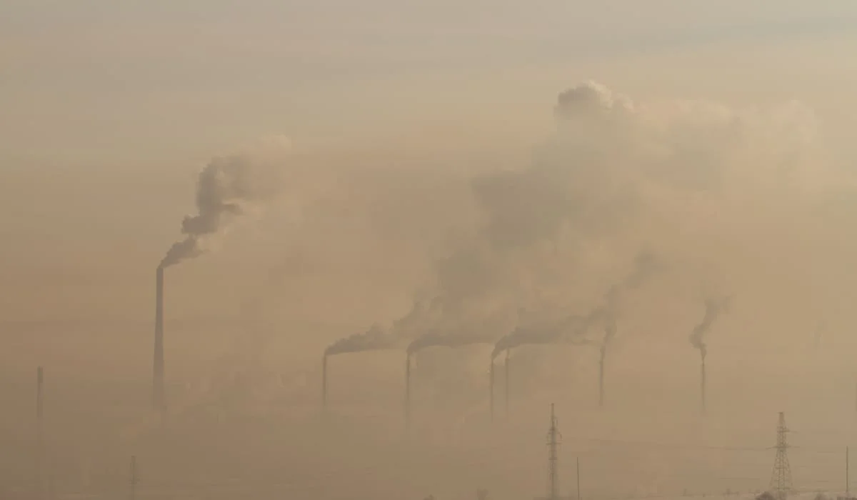 Загрязнение воздуха усилится: четыре города Казахстана попали в зону риска