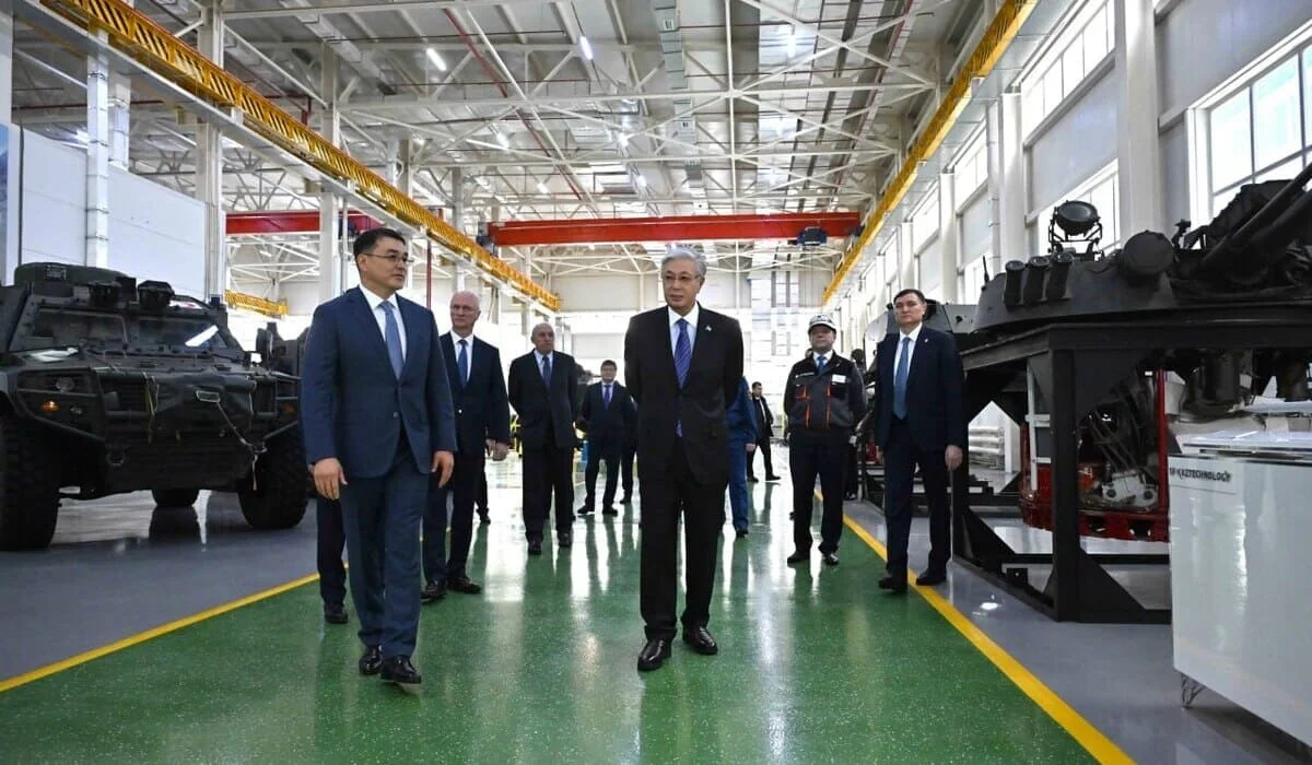 Производство бронемашин для армии: президент посетил завод в Астане (ФОТО)