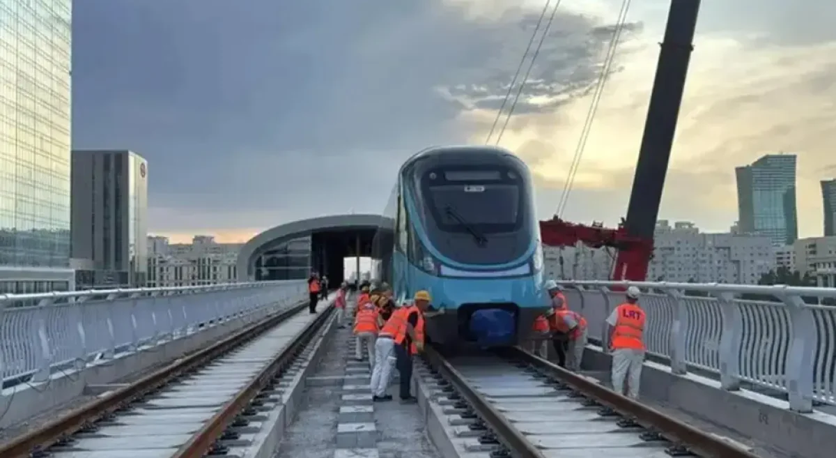 Токаев поддержал планы по расширению сети ЛРТ