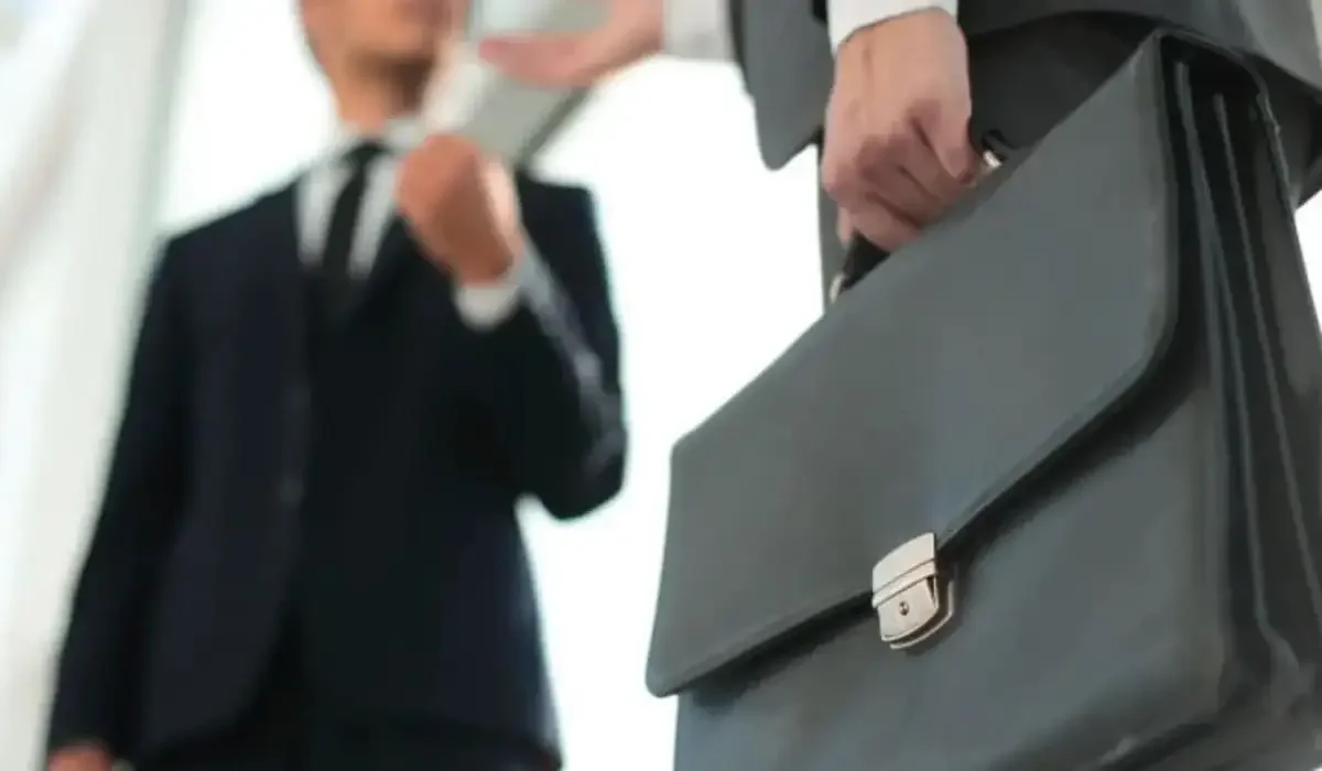 Сотни казахстанских чиновников наказаны за волокиту при работе с инвесторами