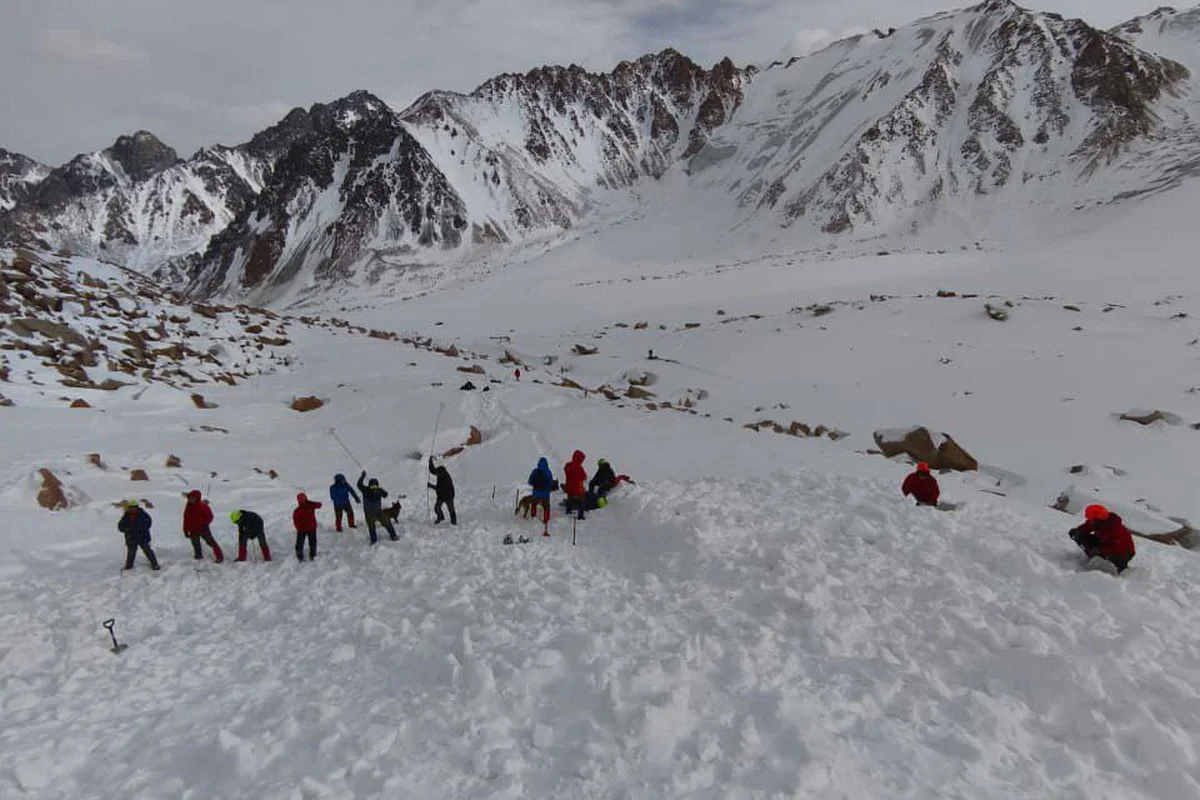 Тела еще двух пропавших туристов нашли в горах Алматы