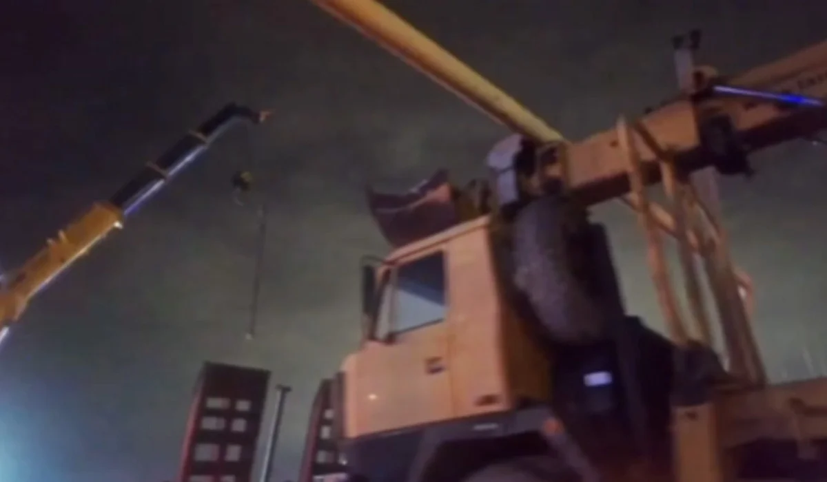 Грузовик врезался в трубу и оставил без газа 2,3 тысячи домов в Мангистау