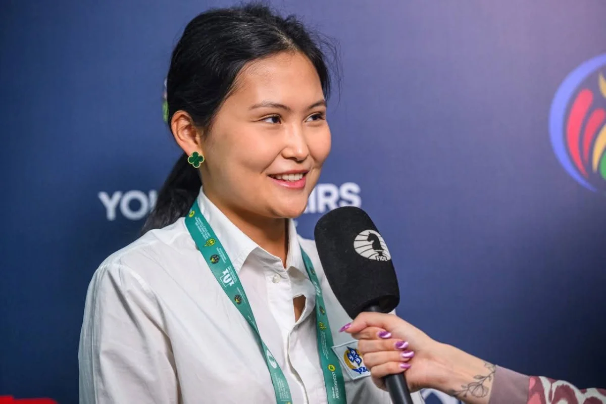 Токаев поздравил Бибисару Асаубаеву с исторической победой