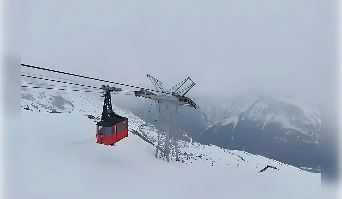 Подъемник вышел из строя: около 100 человек застряли в горах Италии