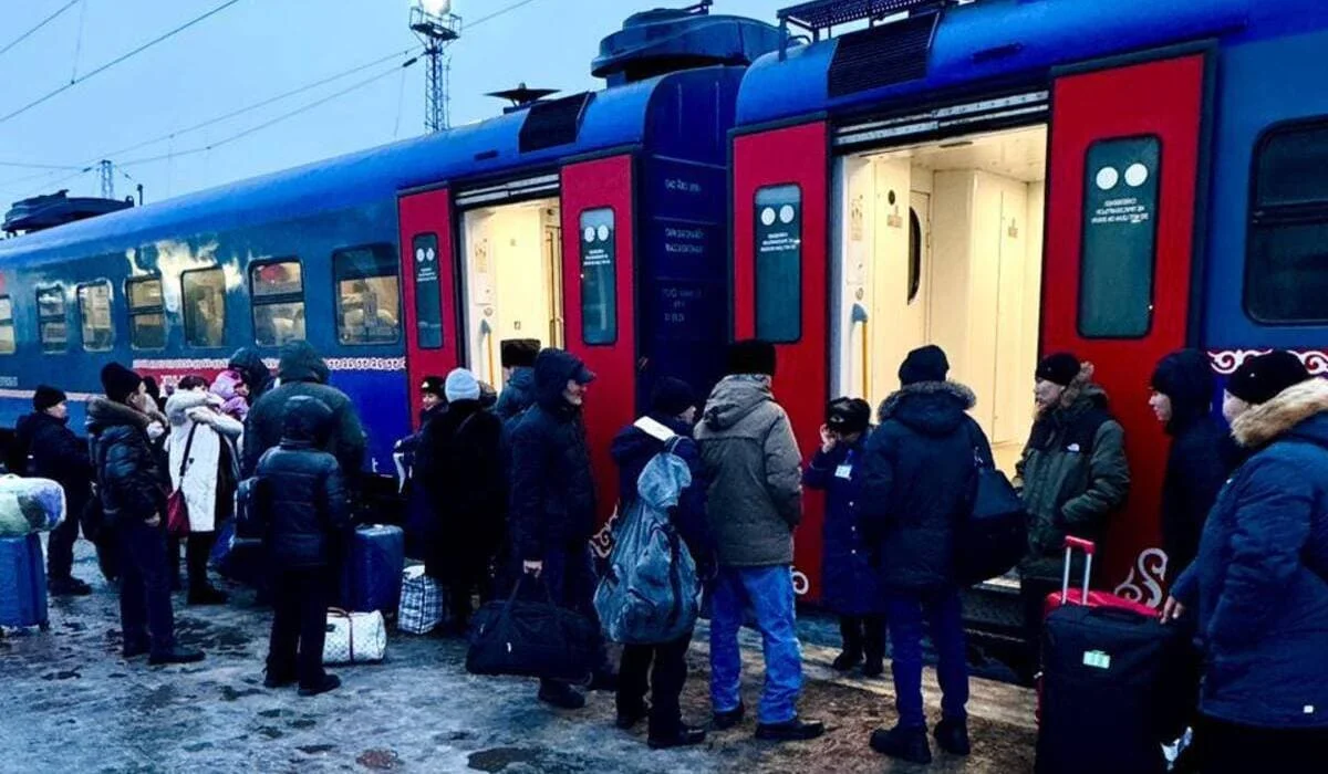 Около 50 тысяч казахстанцев встретят Новый год в поездах