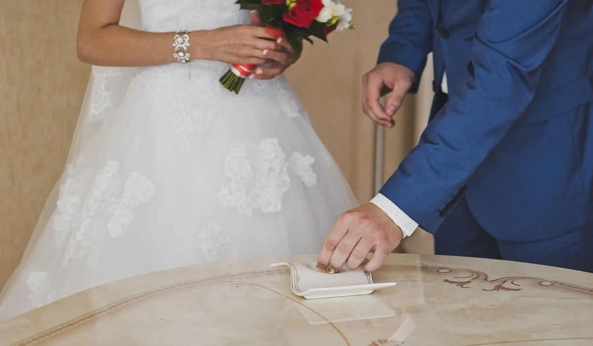 В Узбекистане хотят запретить браки с родственниками и детьми