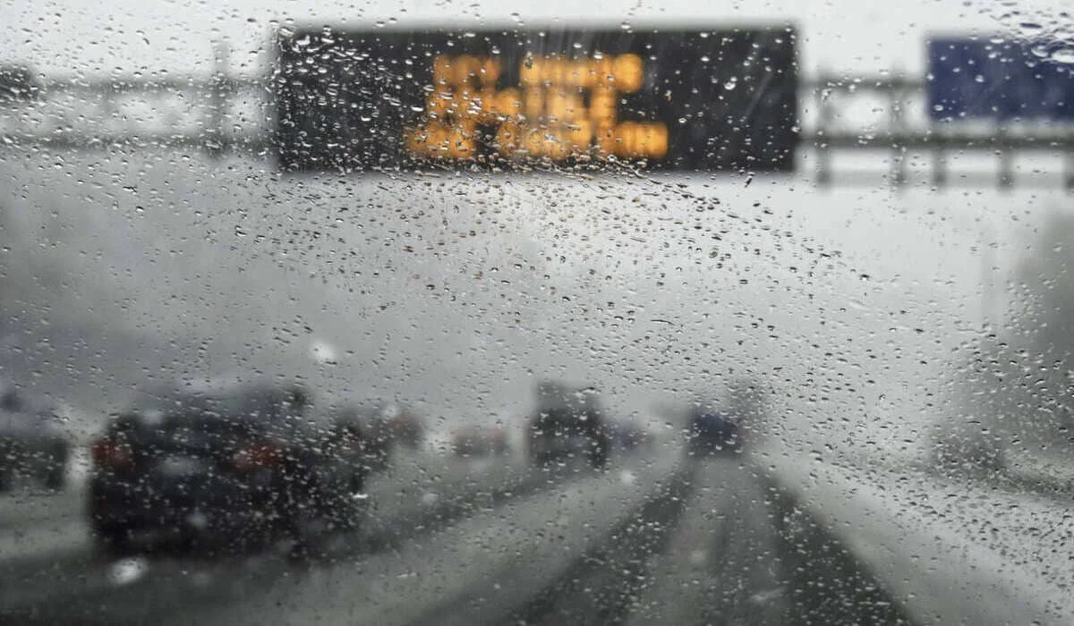 Непогода ожидается на трассах в шести областях Казахстана
