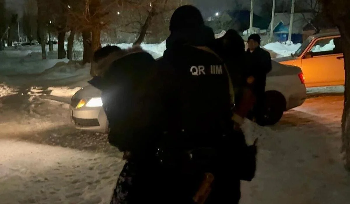 Видео задержания 18-летнего квартирного вора в Актобе появилось в сети