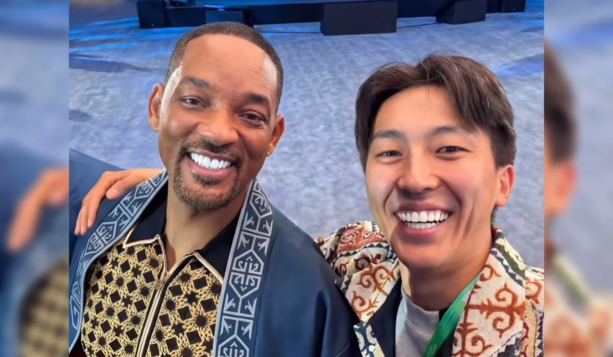 Казахстанский блогер надел чапан на Уилла Смита в Дубае (ВИДЕО)