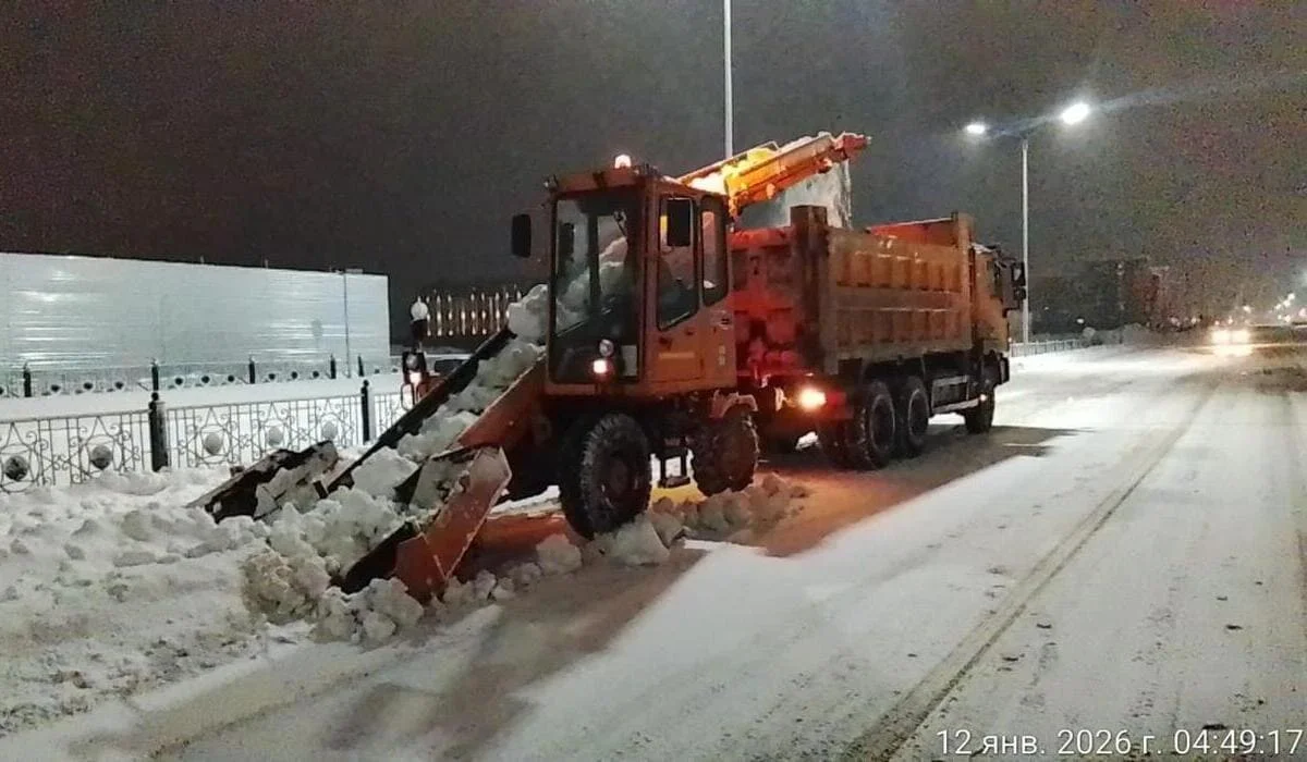 Астану замело: за ночь вывезли 18 тысяч кубометров снега