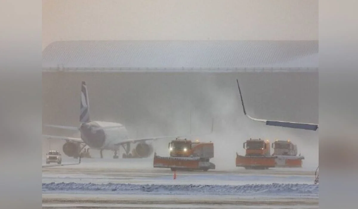 Рейсы задерживаются в аэропорту Астаны из-за штормового предупреждения