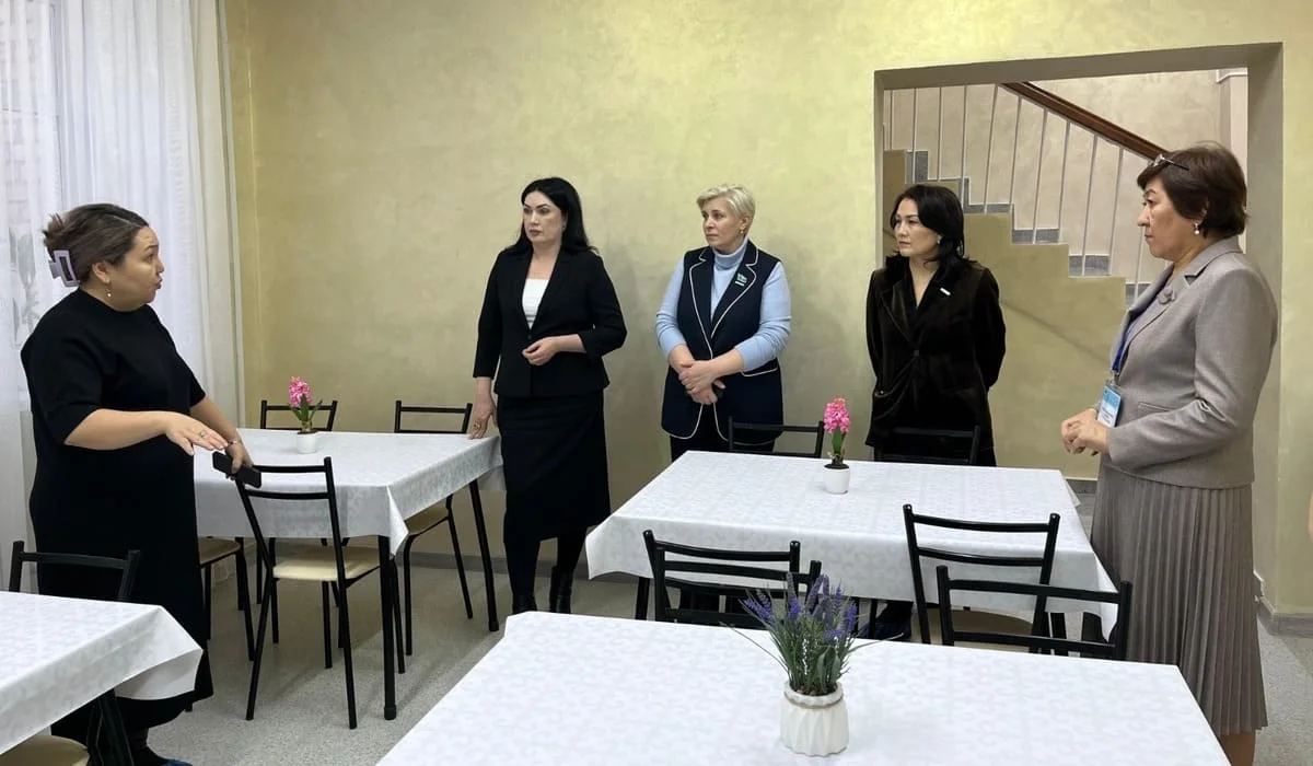 Депутаты Мажилиса ознакомились с работой первого в Кокшетау центра поддержки детей с аутизмом