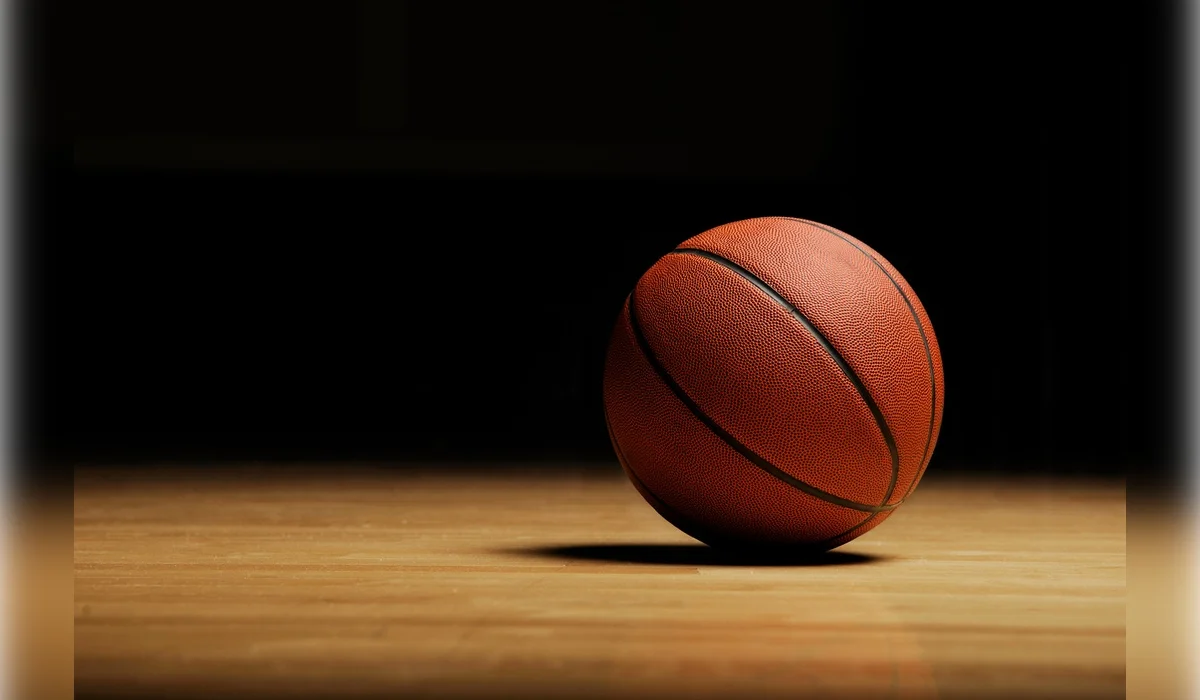 Мальчик умер на баскетбольной площадке в Атырау