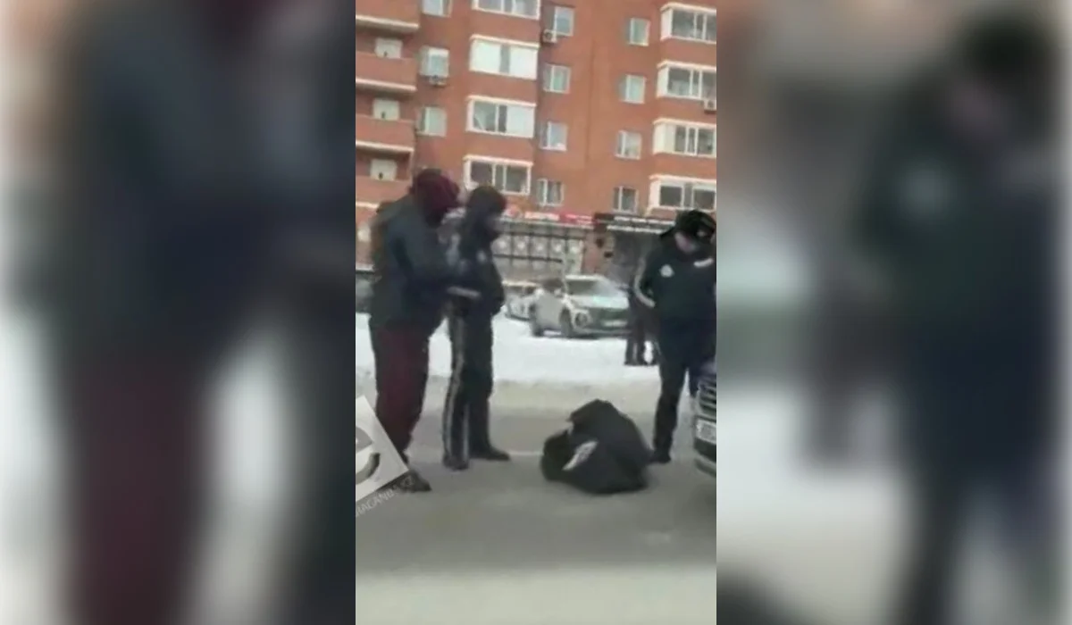 Женщина попала под колеса автомобиля в Караганде (ВИДЕО)