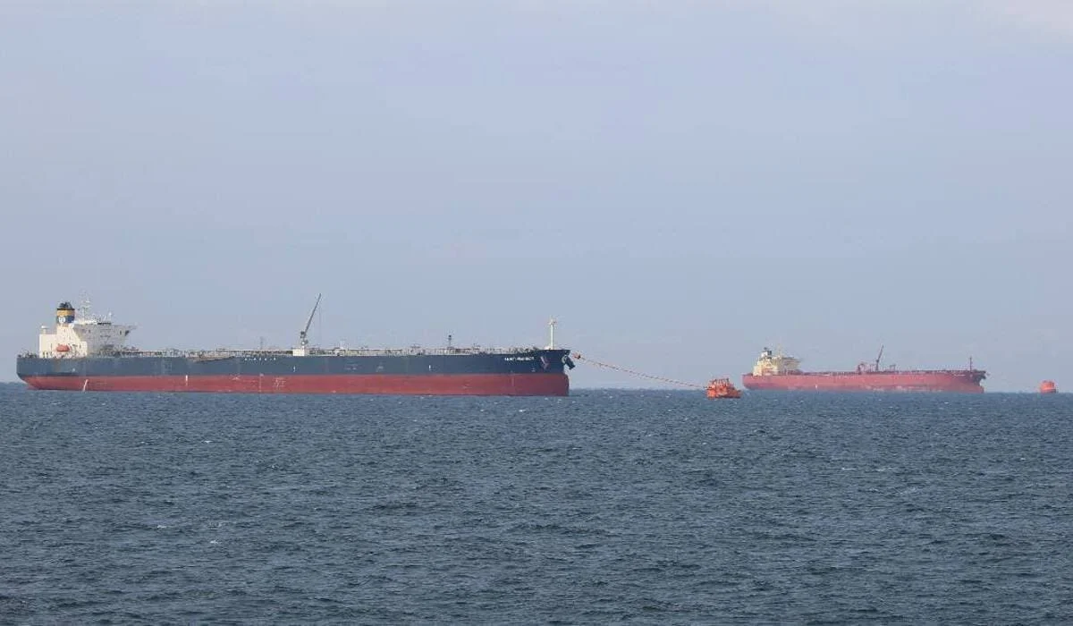 «Произошел взрыв»: беспилотники атаковали танкер для нефти из Казахстана