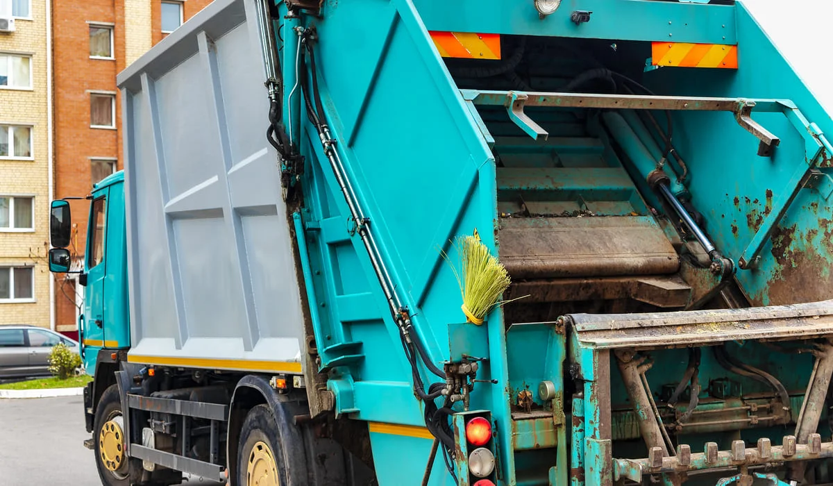 Пенсионерка погибла под колесами мусоровоза в Костанае: суд вынес приговор