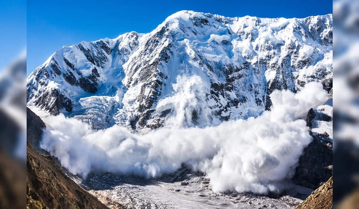8 человек погибли в Австрии при сходе трех лавин погибли