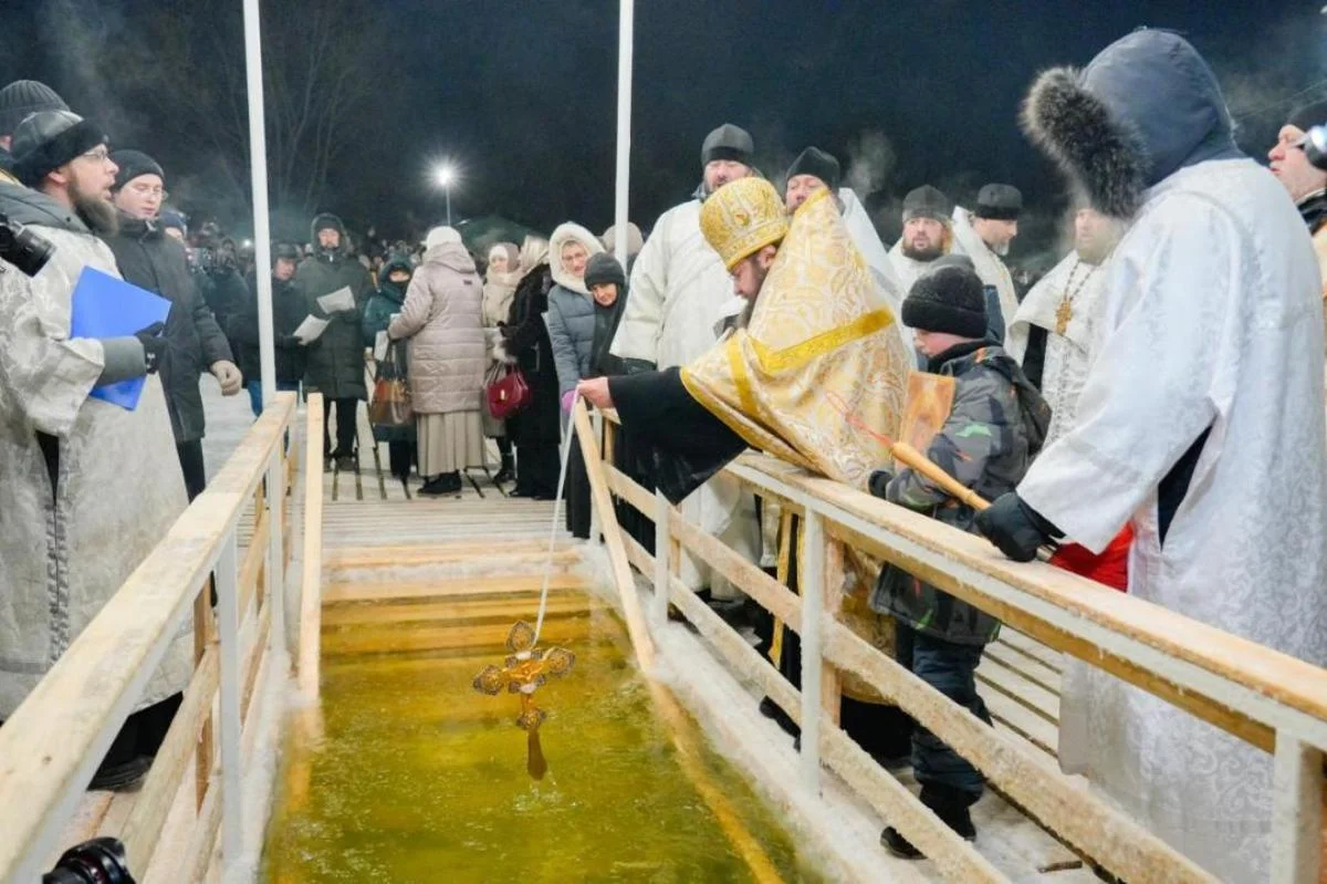 Крещенские купания начались в Астане (ВИДЕО)