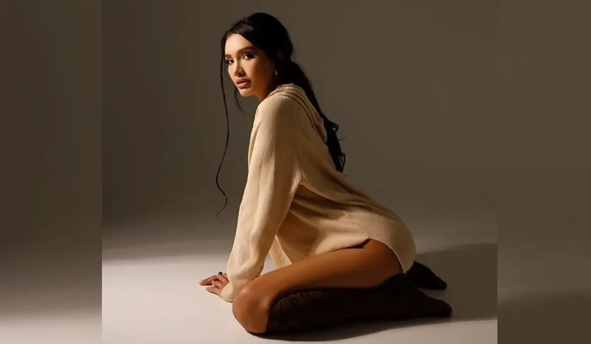 Блогерша Айжан Байзакова поделилась редкими кадрами