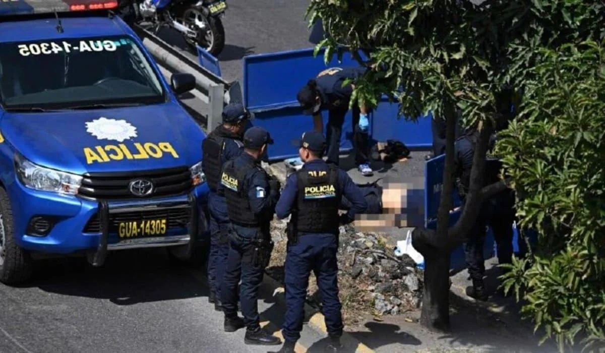 После тюремных бунтов в Гватемале убили восемь полицейских