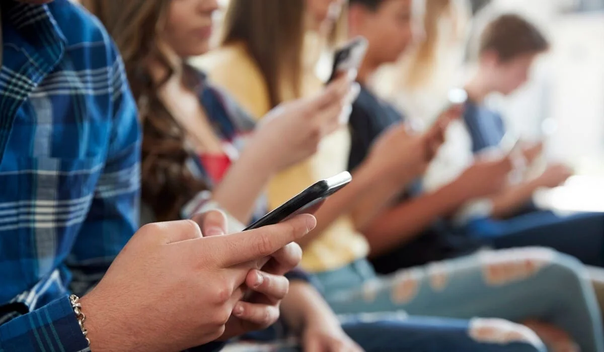 В Великобритании могут запретить соцсети для детей вслед за Австралией