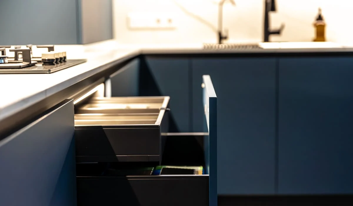 Актюбинка осталась без кухонного гарнитура и 2,3 млн тенге