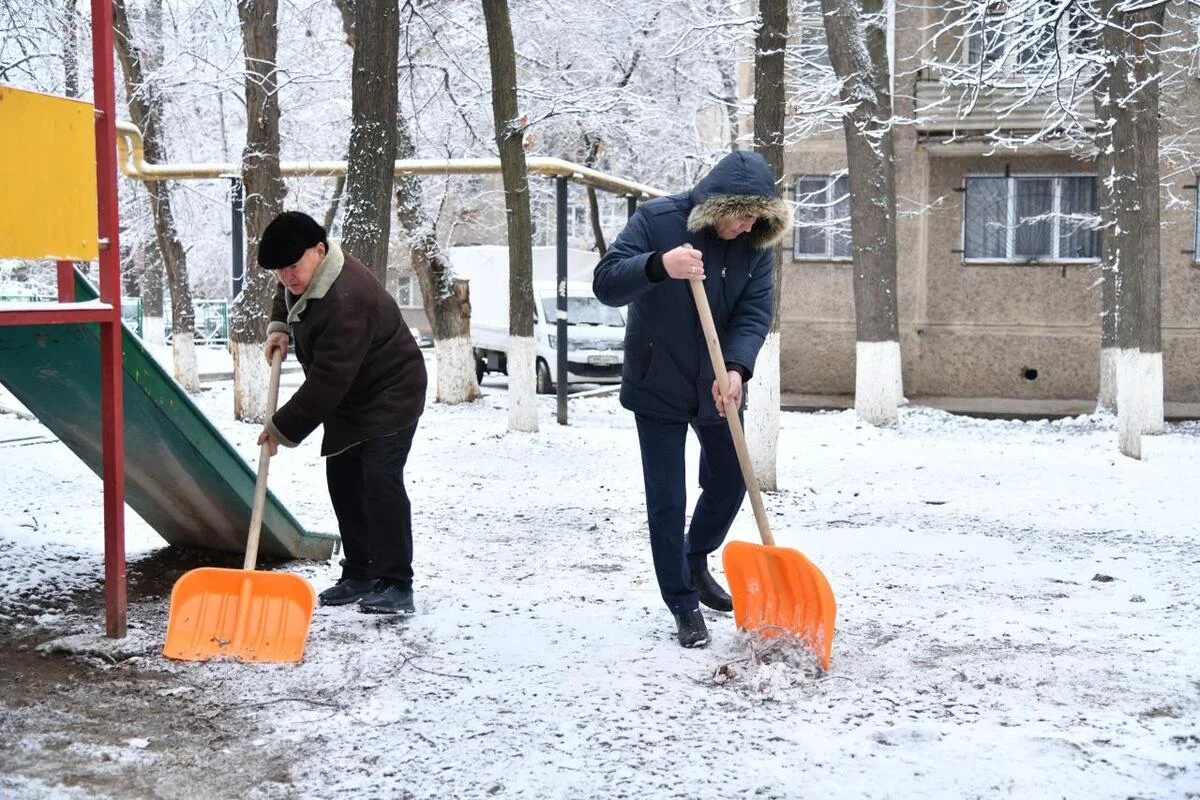 От уборки улиц до экопросвещения: «Таза бейсенбі» проходит по всему Казахстану