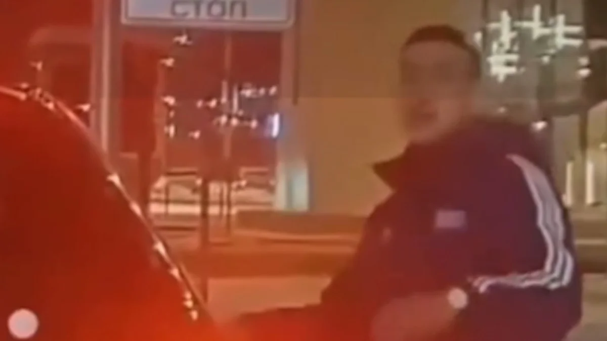 Подрезали и показывали непристойные жесты: дорожный конфликт в Астане сняли на видео