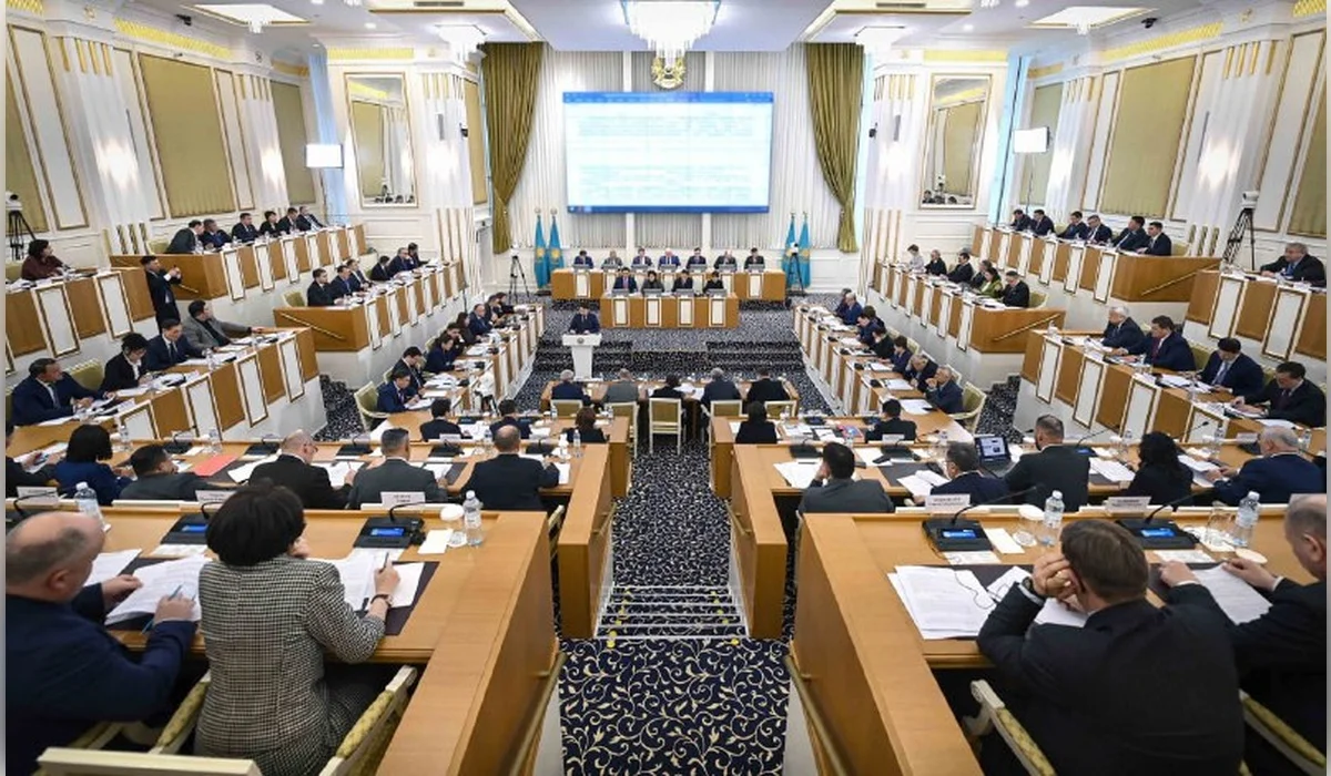 Проект новой Конституции формирует основу эволюции государства и общества – комиссия