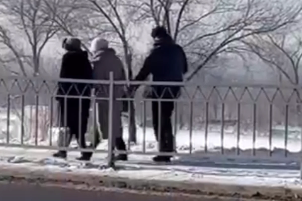 Наглого карманника сняли на видео в Караганде