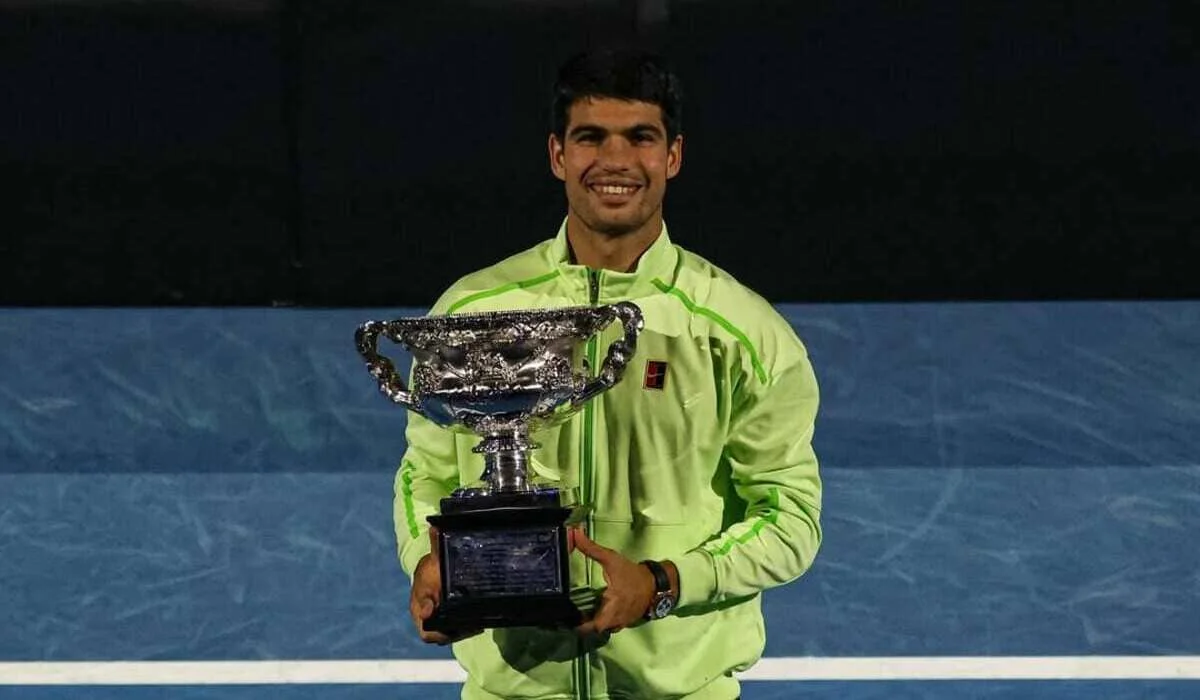 Карлос Алькарас выиграл Australian Open, став самым молодым обладателем карьерного «Большого шлема»