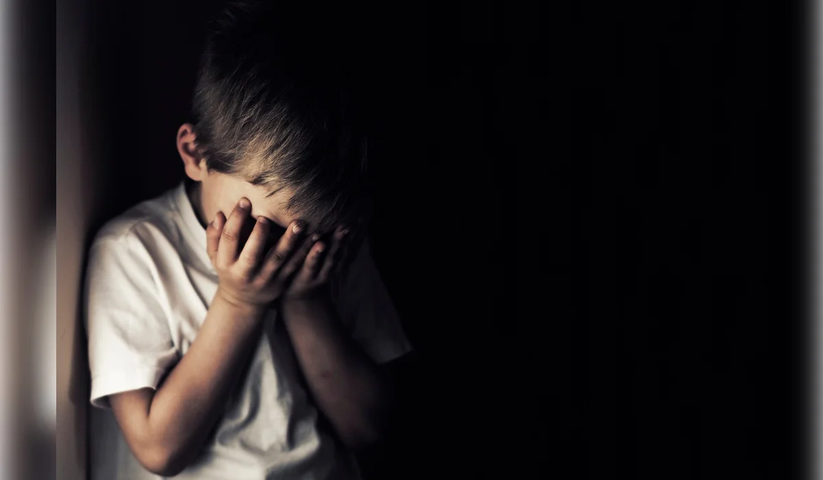 Мать жестоко избила грудничка и сняла происходящее на видео в Таразе