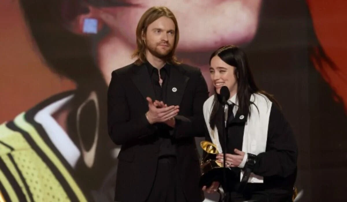 Billie Eilish и Bad Bunny стали главными триумфаторами «Грэмми» в Лос-Анджелесе