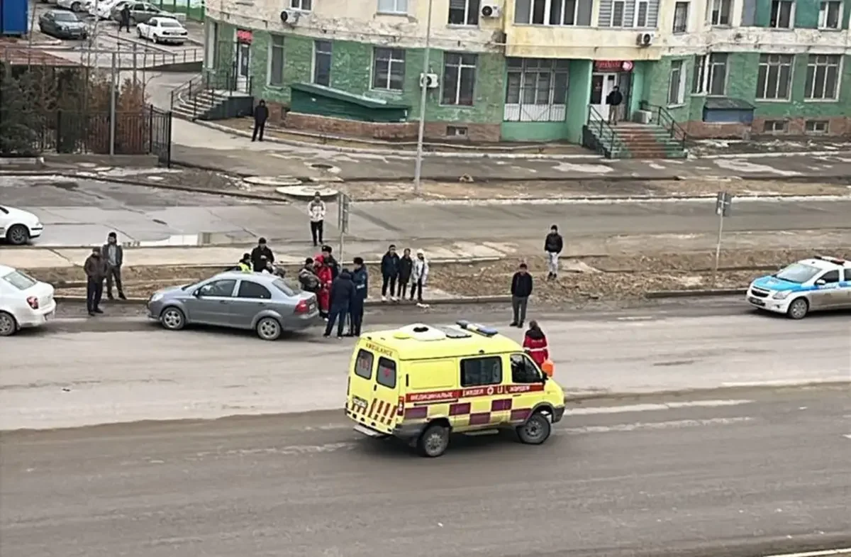 Легковушка и грузовик столкнулись в Актау: есть пострадавшие (ВИДЕО)