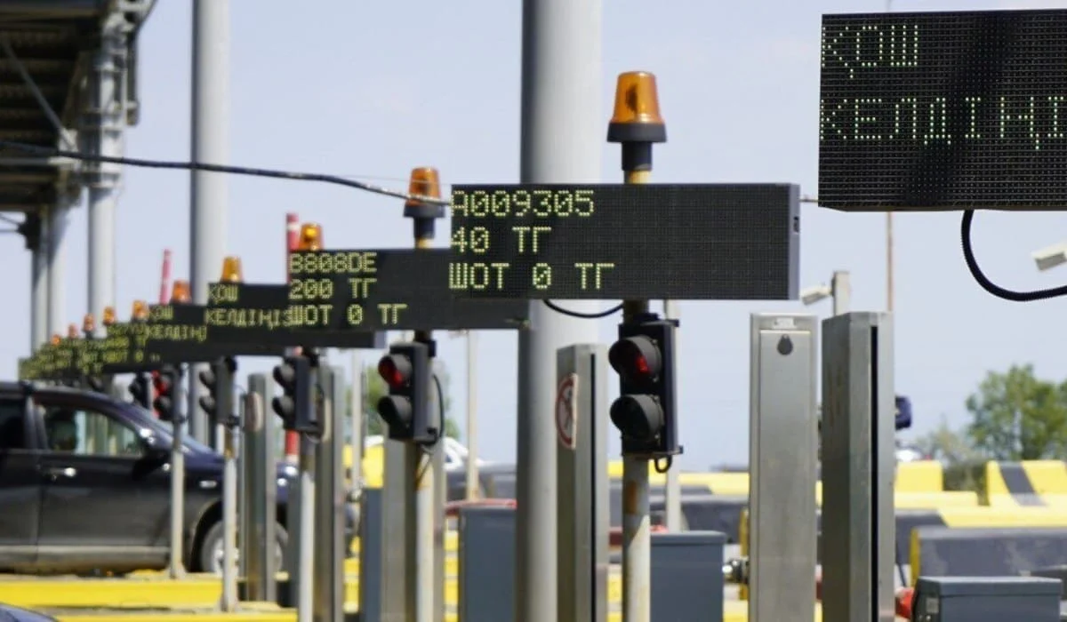 В Казахстане временно отменили плату за проезд по дефектным участкам 14 трасс