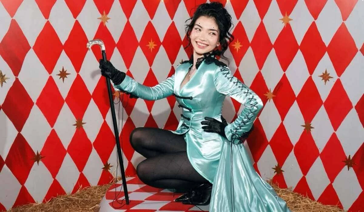 Казахстанская модель Айя Шалкар устроила яркую тематическую вечеринку в честь 30-летия