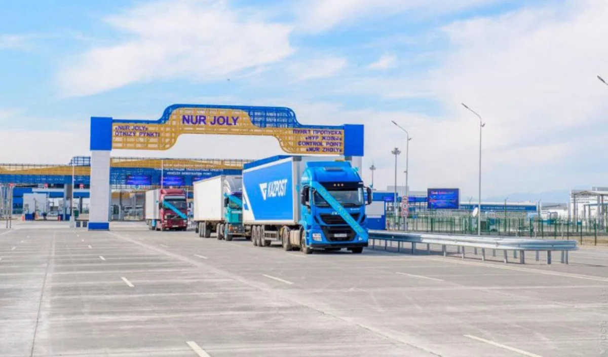 На три дня закроют автомобильные пункты пропуска на казахстанско-китайской границе