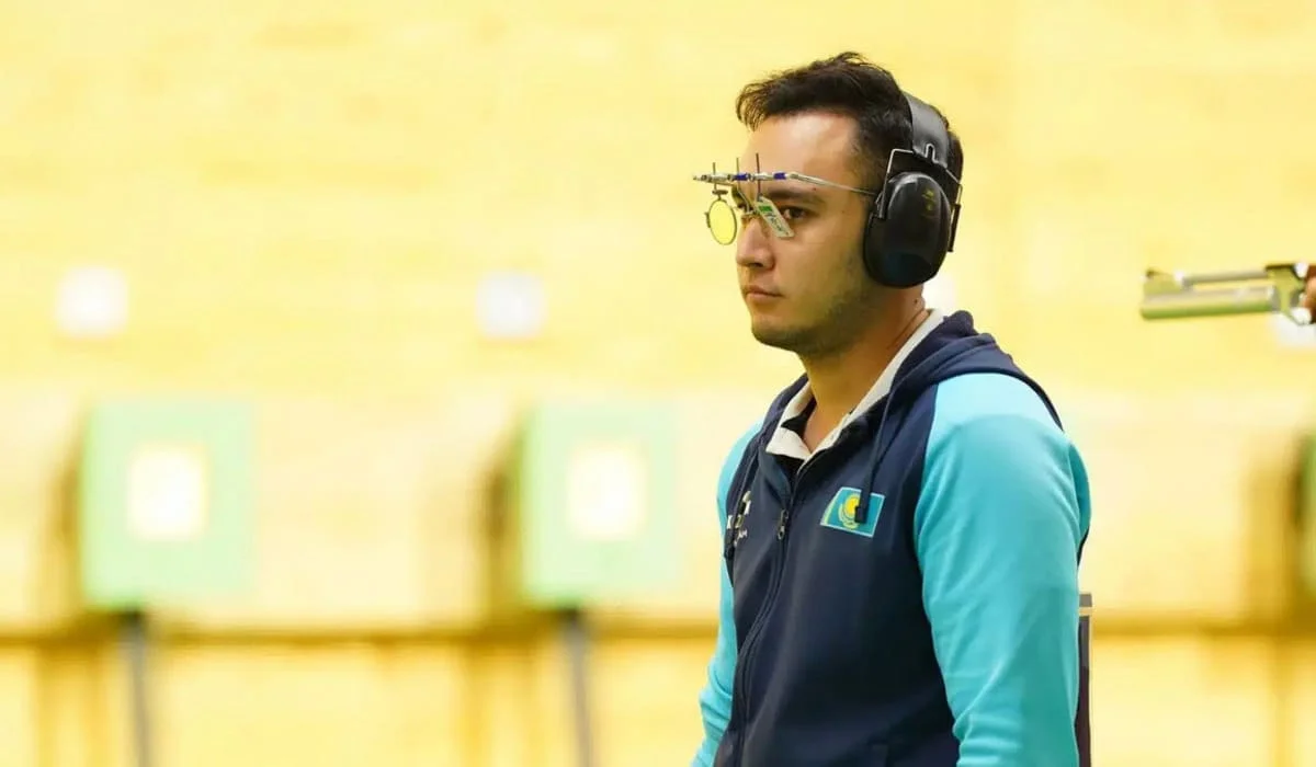 Казахстанский стрелок завоевал серебро чемпионата Азии в Индии