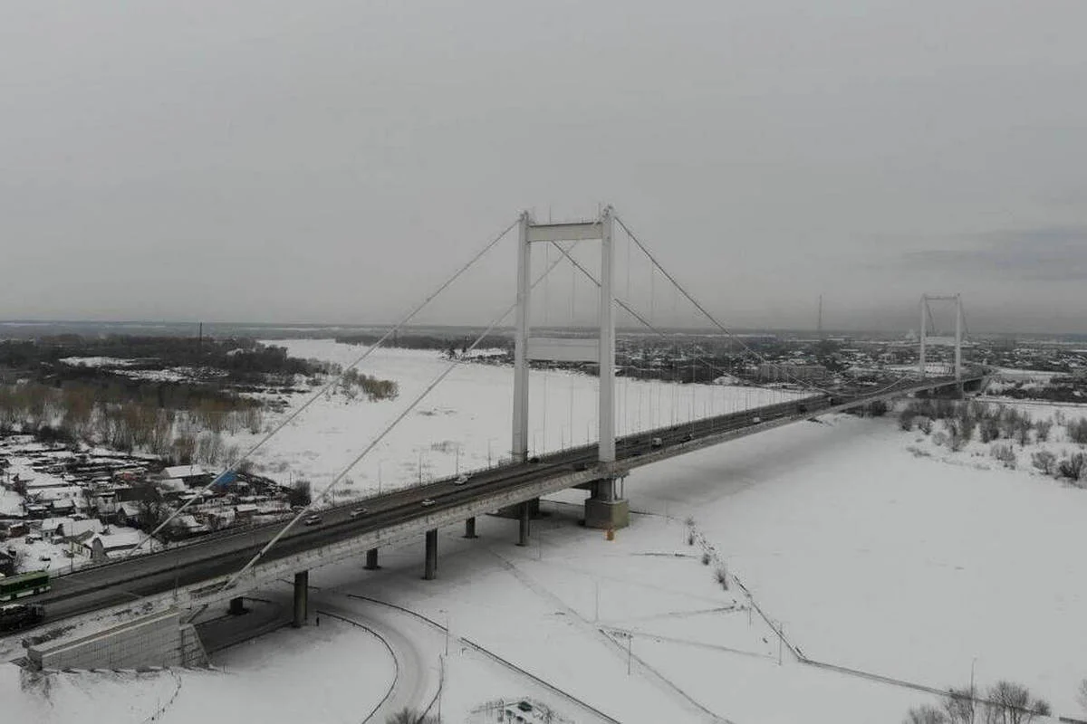 Тело 23-летнего парня обнаружили под подвесным мостом в Семее