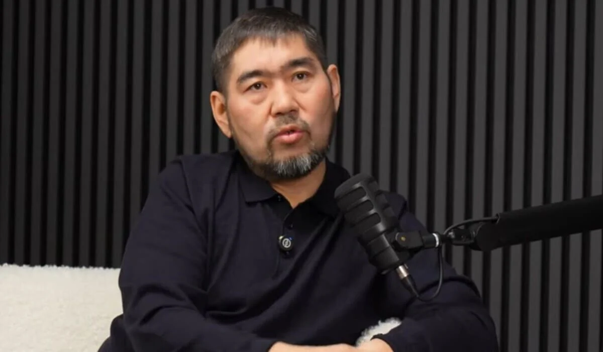 Известный казахстанский акын признался, что живет в съемной квартире из-за долгов