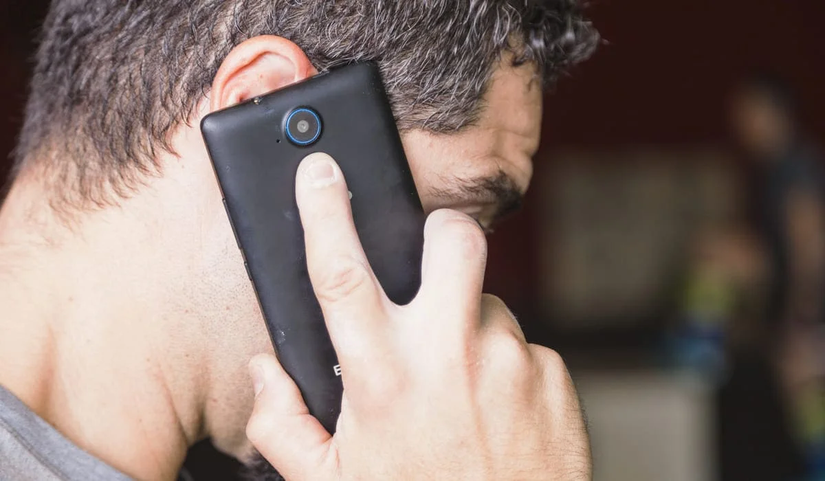 Казахстанца судили за телефонный звонок