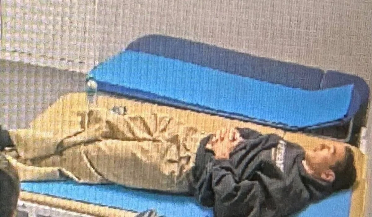 Сабуров отказался от депортации в Дубай и вылетает в Казахстан