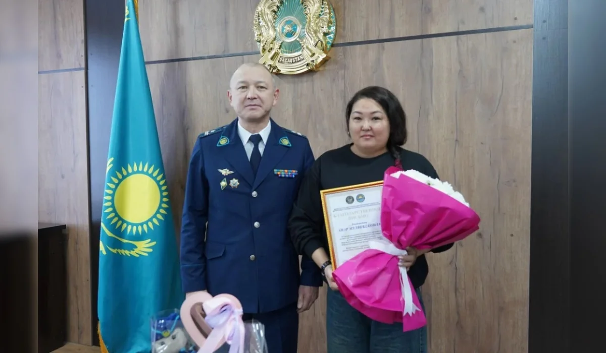 Жительница ВКО помешала аферистам украсть 3 млн тенге у пенсионерки в ВКО