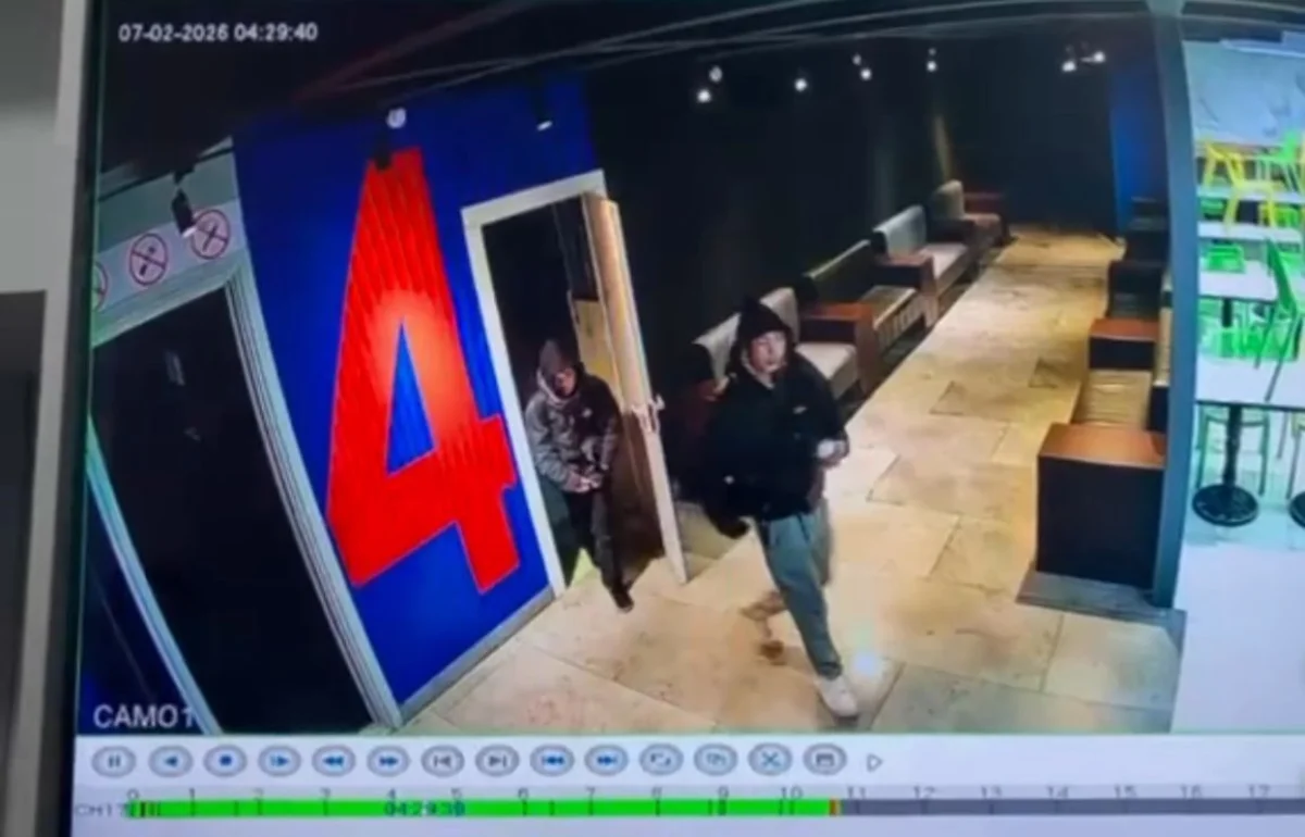 Двух мужчин ищут после краж в торговом центре в Талдыкоргане (ВИДЕО)