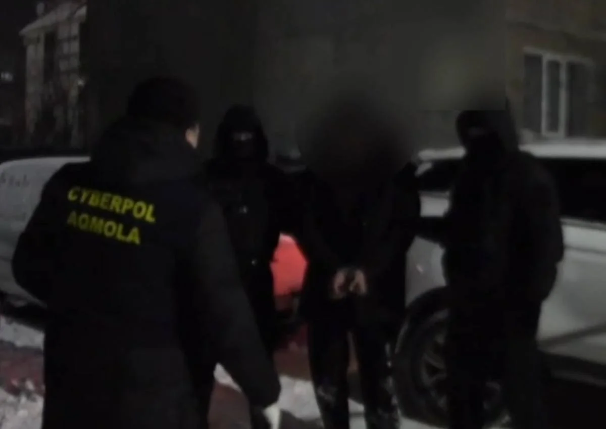 Работал на мошенников: 24-летнего дроповода задержали в Уральске (ВИДЕО)