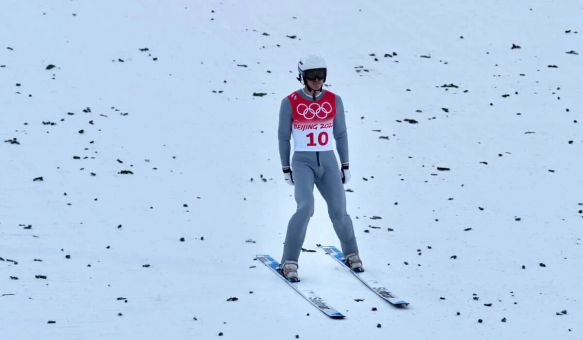 Казахстанец Чингиз Ракпаров стартовал в лыжном двоеборье на Олимпиаде-2026